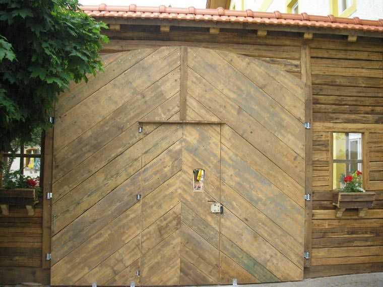 Altholz Eingang bei Biergarten