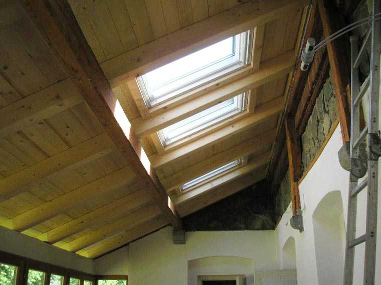 Einbau von Dachfenster von Zimmerei Tiefenbach