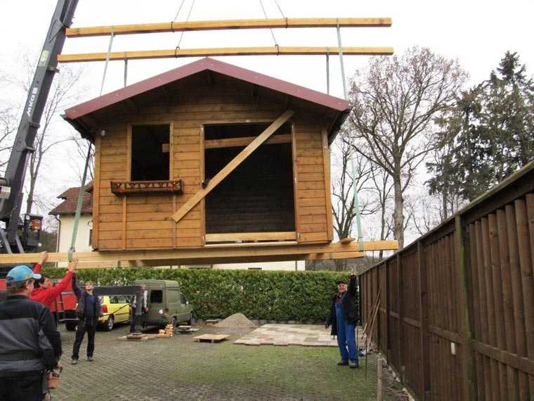 Lieferung von Holzhütte