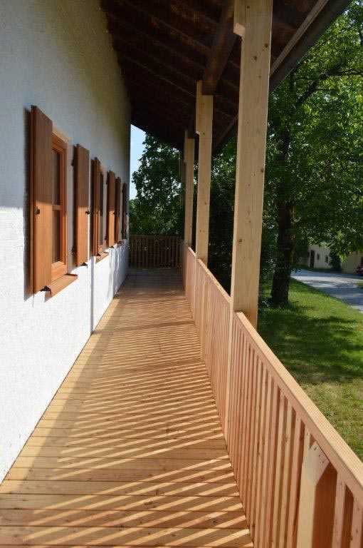 Balkon aus Holz