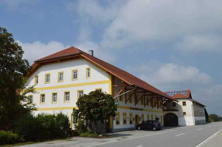 Sanierung von Dachstuhl von Wirtshaus